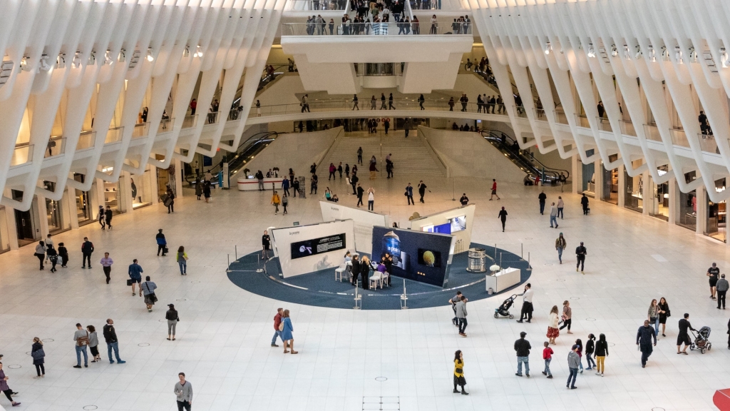 Using face detection to generate demographic analytics et event