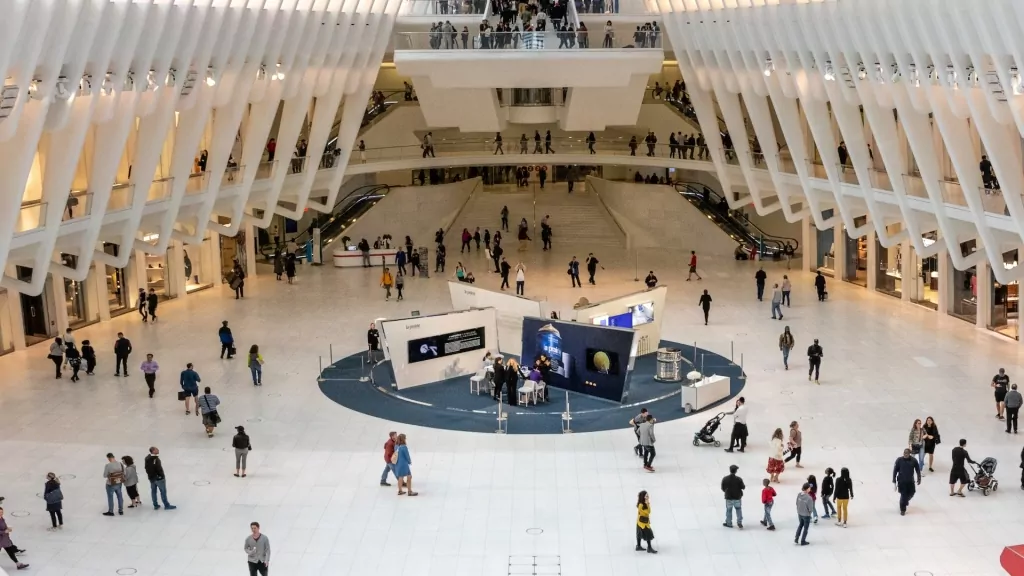 Using face detection to generate demographic analytics et event